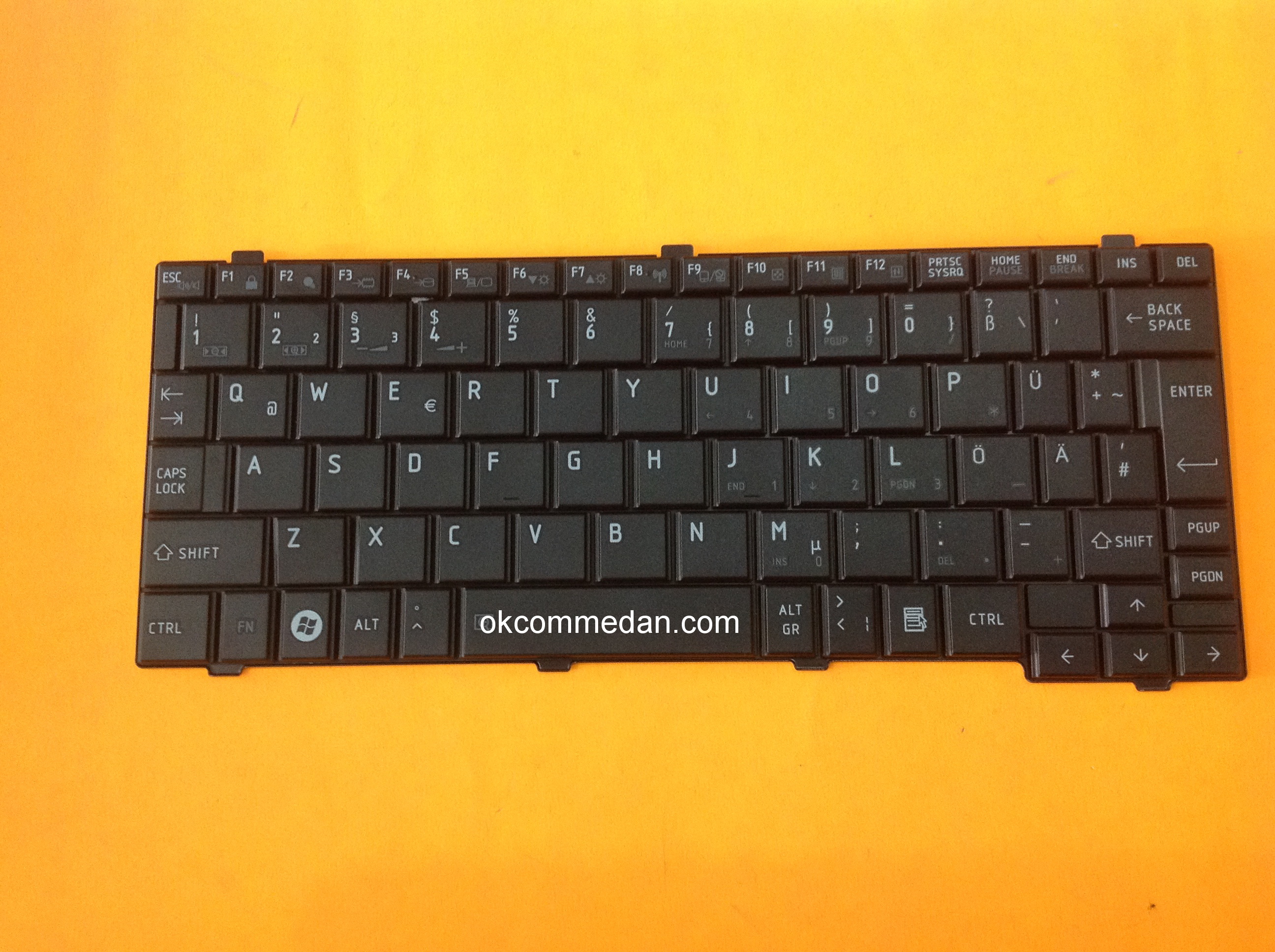 Keyboard Baru untuk Notebook Toshiba NB 200